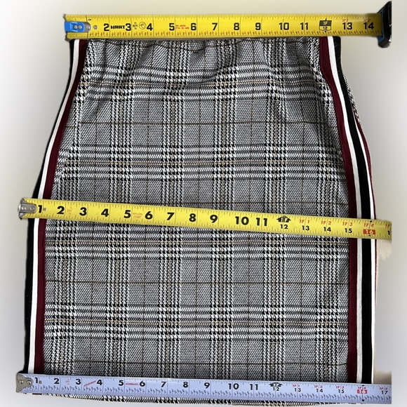 ❓Outfit — MINI SKIRT & CROP TOP SET by Guess / Combo — Plaid — Size Small - Picture 11 of 17